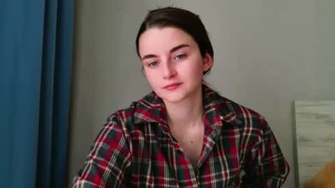 lana_gl online show from June 9, 2026, 6:36 am