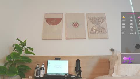 lana_kane_ online show from January 10, 2025, 3:37 pm