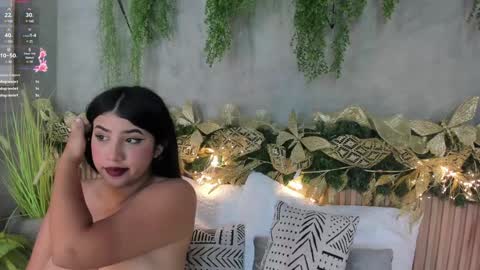 lana_lann online show from December 18, 2024, 7:19 pm