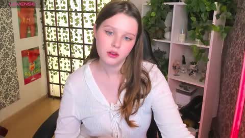 Lana online show from October 21, 2025, 9:32 am