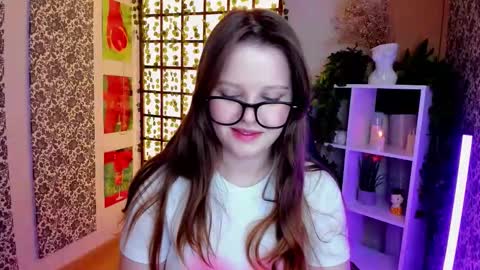 Lana online show from December 3, 2025, 9:40 am