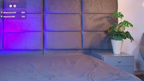 valentino moon online show from April 21, 2026, 1:42 am