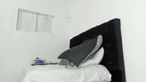 Lana online show from September 12, 2025, 9:37 pm