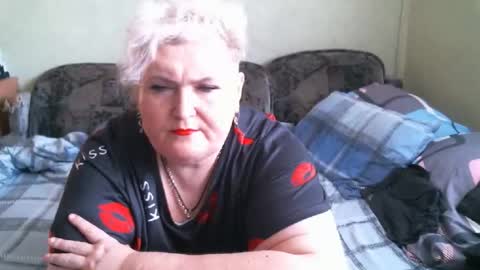 lanacat555 online show from September 17, 2025, 12:18 pm