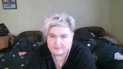 lanacat555 online show from October 28, 2025, 1:25 pm