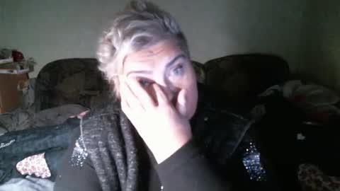 lanacat555 online show from December 14, 2025, 10:58 pm