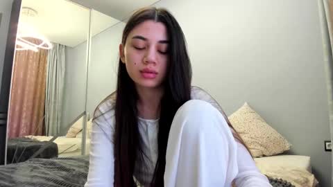 Lana online show from October 16, 2025, 2:18 pm