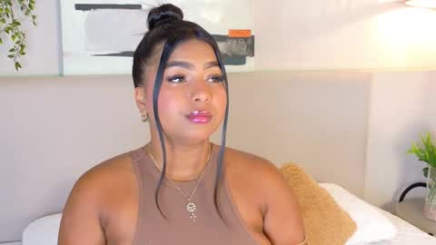 Lana online show from October 29, 2025, 7:15 pm