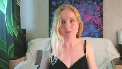 LanaviSmith online show from July 20, 2026, 11:45 am