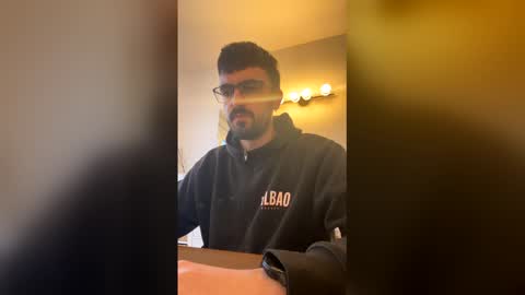 lander920612 online show from March 6, 2026, 9:06 am