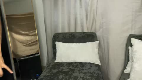 laniroose online show from April 30, 2026, 12:06 am