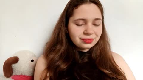 Taisia Tai online show from December 5, 2025, 9:18 am