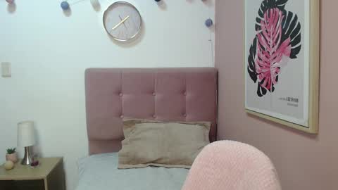 Lanna online show from March 4, 2026, 1:06 pm