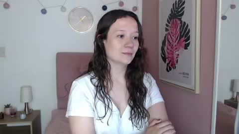Snapshot of lanna_mills chatting on June 2, 2026, 1:02 pm Lanna online show from June 2, 2026, 1:02 pm