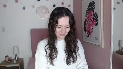 Snapshot of lanna_mills chatting on June 9, 2026, 1:01 pm Lanna online show from June 9, 2026, 1:01 pm