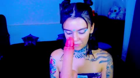 Snapshot of lannie_gonzales chatting on May 15, 2026, 8:05 pm LANNIE online show from May 15, 2026, 8:05 pm