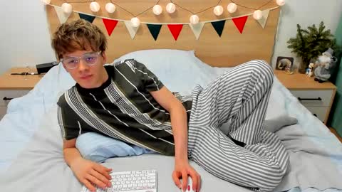 Fandi online show from January 7, 2025, 4:16 pm