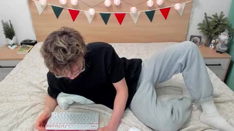 Fandi online show from January 10, 2025, 1:09 pm