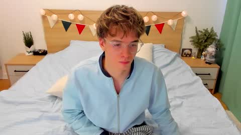 Fandi online show from January 13, 2025, 8:26 am