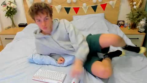 Fandi online show from February 9, 2025, 10:21 pm