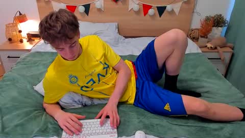 Fandi online show from November 19, 2025, 9:09 am