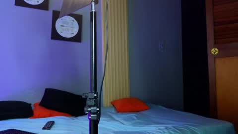 la paisita  online show from January 23, 2025, 7:43 am