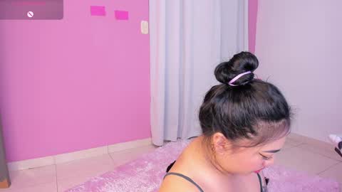 lapeligrosa_ online show from January 4, 2025, 10:05 am