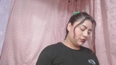 lapeligrosa_ online show from February 18, 2025, 11:55 am