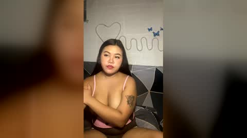 lara101732 online show from April 22, 2026, 4:48 am