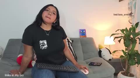 Snapshot of lara1__ chatting on February 19, 2026, 1:12 am Lara online show from February 19, 2026, 1:12 am