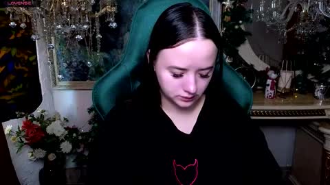 lara_benson_ online show from January 15, 2026, 7:13 am