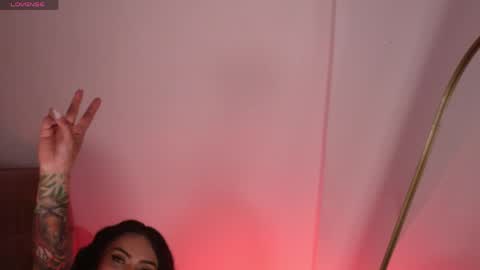 Lara online show from April 19, 2026, 2:00 am