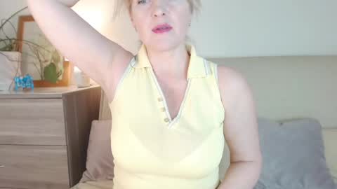 lara_fisher online show from February 25, 2025, 7:25 pm