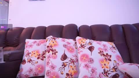 Snapshot of lara_giraldo chatting on November 21, 2025, 12:43 am Hello Guys I am Lara Giraldo WELCOME To my room online show from November 21, 2025, 12:43 am