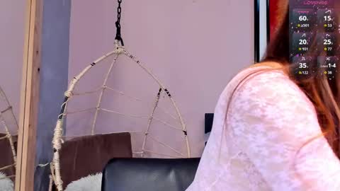      700  200   online show from September 9, 2025, 12:05 pm