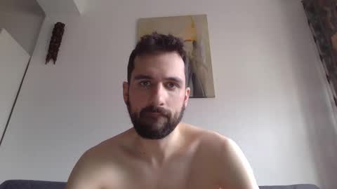 laraaan online show from December 19, 2025, 10:11 am