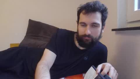 laraaan online show from February 14, 2026, 12:46 pm