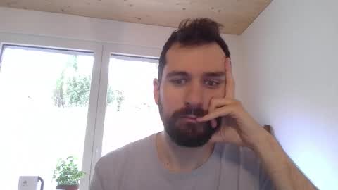 laraaan online show from March 14, 2026, 11:48 am