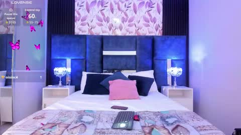 Lara online show from November 7, 2025, 8:53 pm