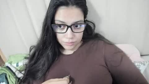 lara online show from October 4, 2025, 1:36 am