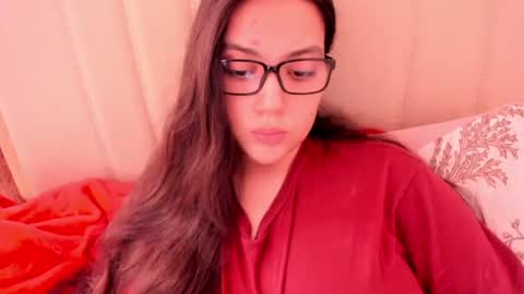 Snapshot of laracamille chatting on June 17, 2026, 5:14 pm lara online show from June 17, 2026, 5:14 pm
