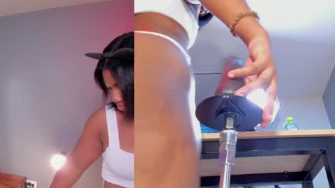 laraebony_ online show from April 21, 2026, 11:16 am