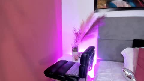 Snapshot of laragoldd chatting on February 20, 2025, 1:46 am Lara Gold online show from February 20, 2025, 1:46 am