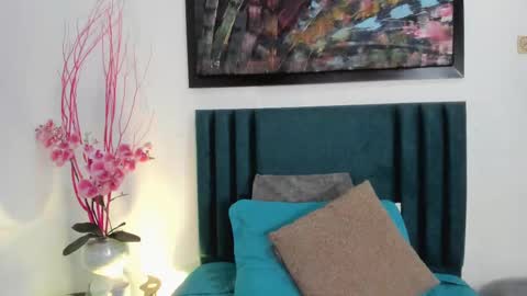 Snapshot of laragoldd chatting on March 8, 2025, 4:01 am Lara Gold online show from March 8, 2025, 4:01 am