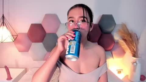 Snapshot of laragoldd chatting on November 11, 2025, 10:10 pm Lara Gold online show from November 11, 2025, 10:10 pm