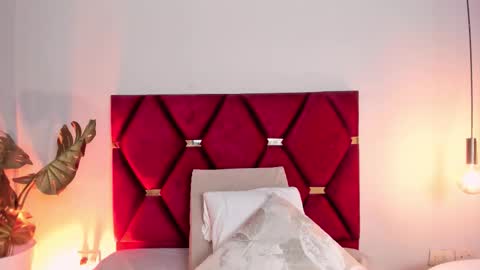 Snapshot of laragoldd chatting on January 17, 2026, 12:48 am Lara Gold online show from January 17, 2026, 12:48 am