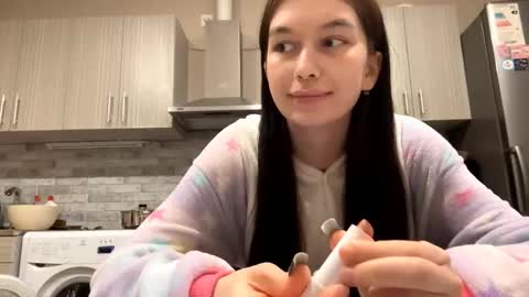 lara online show from March 11, 2026, 9:32 pm