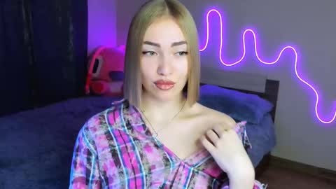 LaraKrein lk online show from October 12, 2025, 3:33 pm