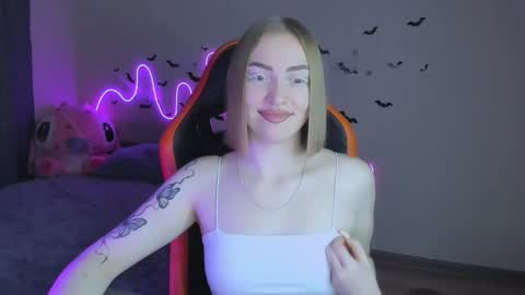 LaraKrein lk online show from October 28, 2025, 6:54 pm