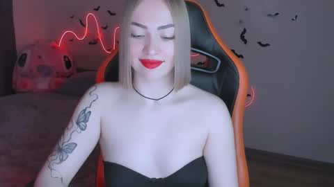 LaraKrein lk online show from November 3, 2025, 3:13 pm